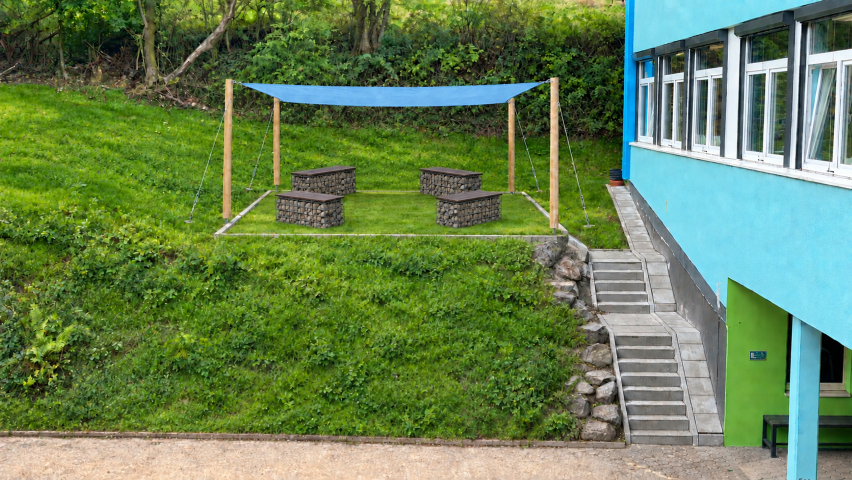 Outdoor Klassenraum KI Klein